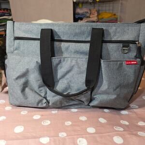 NEW large diaper bag skip.hop gray black adjustable strap changing pad spacious